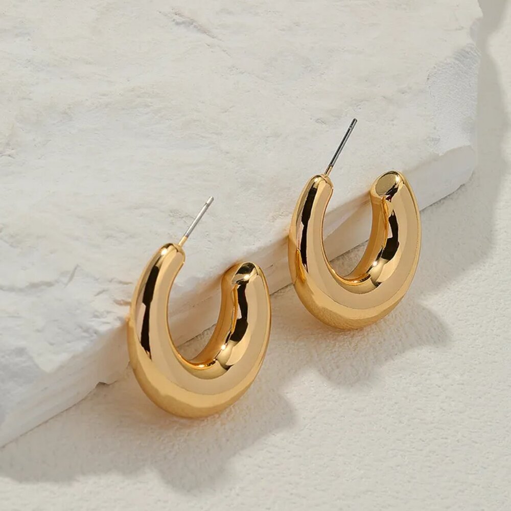 Chic Gold Chunky C-Shape Hoop Earrings NEW - Picture 6 of 6